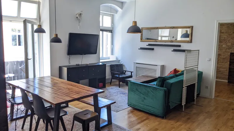 Cute apartment next to Mauer park — photo 1